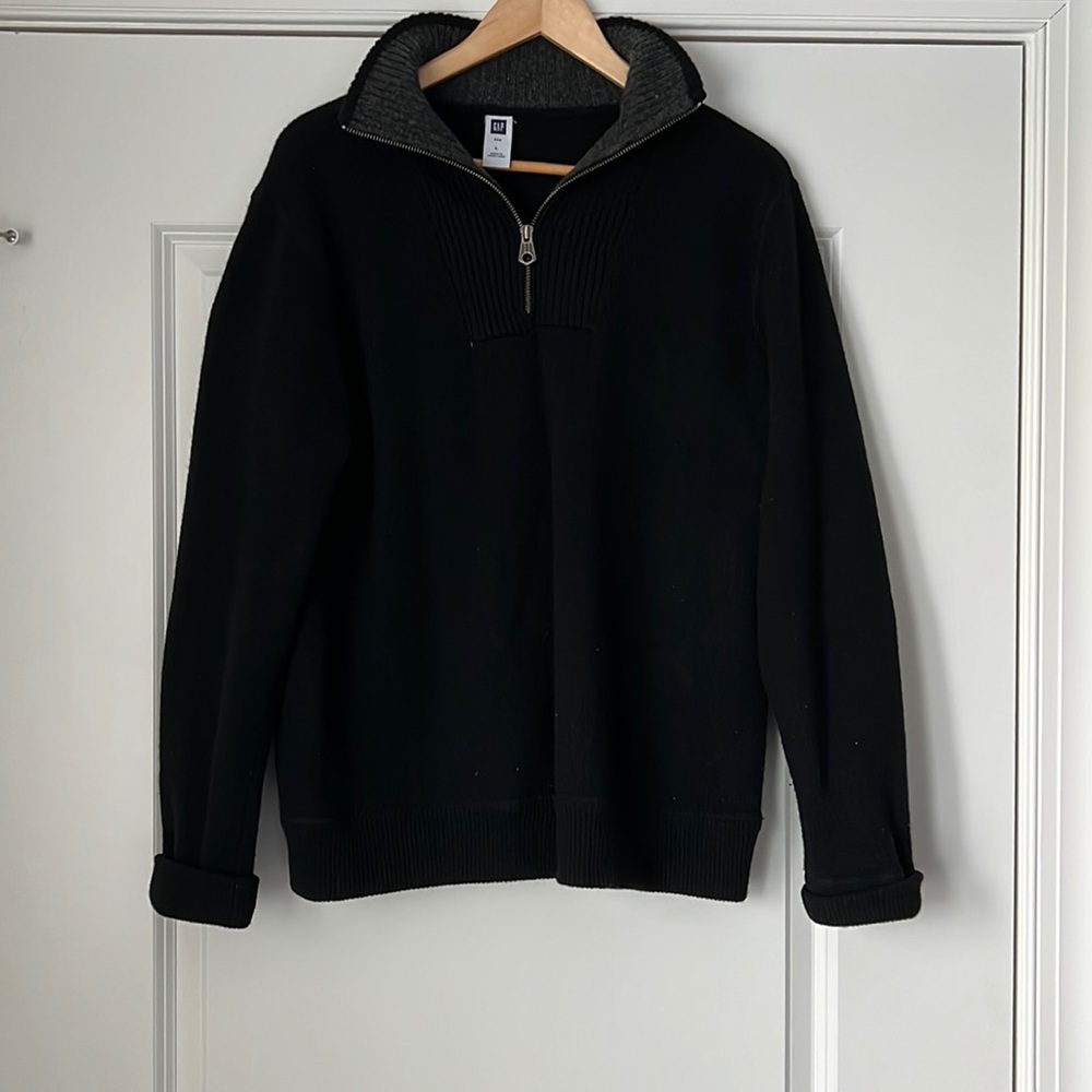Gap mens black sweater